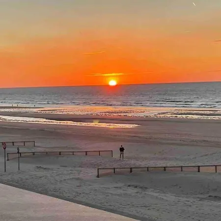 By Zeedijk With Sea View Apartamento Koksijde